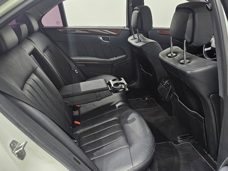 2012 Mercedes-Benz E-Class E300 Elegance photo 11
