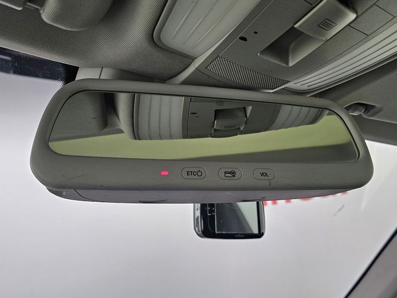 2012 Mercedes-Benz E-Class E300 Elegance photo 20