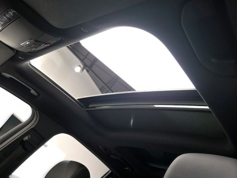 2022 Mercedes-Benz C-Class GLC300e 4MATIC photo 18
