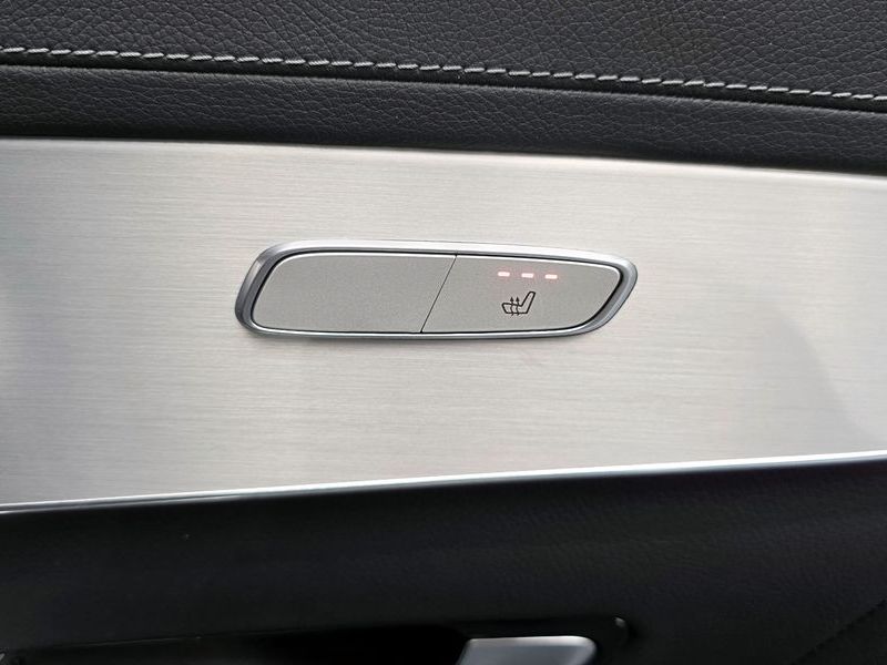 2022 Mercedes-Benz C-Class GLC300e 4MATIC photo 19