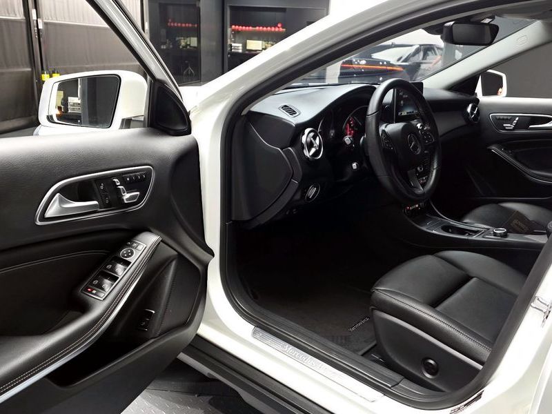2018 Mercedes-Benz A-Class GLA220 photo 10
