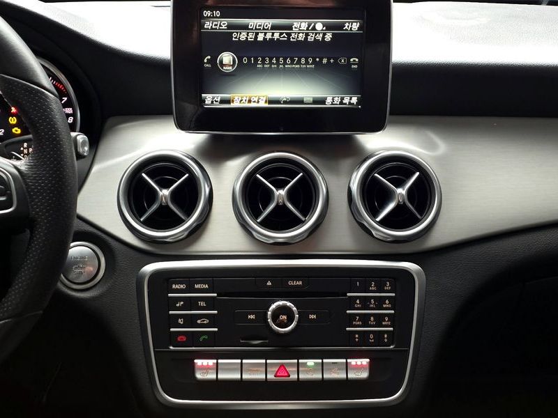2018 Mercedes-Benz A-Class GLA220 photo 13