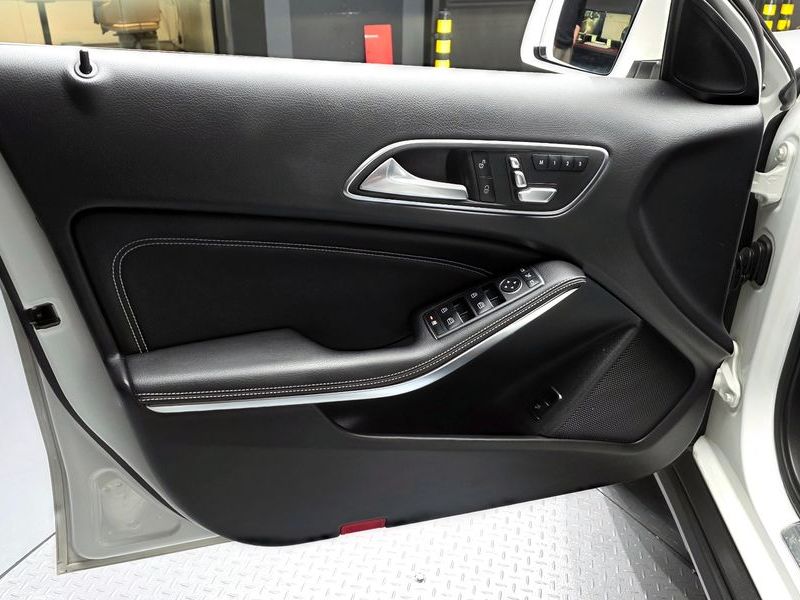 2018 Mercedes-Benz A-Class GLA220 photo 24