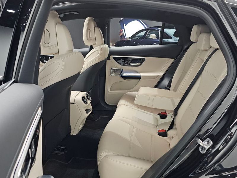2026 Mercedes-Benz C-Class GLC300 4MATIC Avnatgarde Coupe photo 11