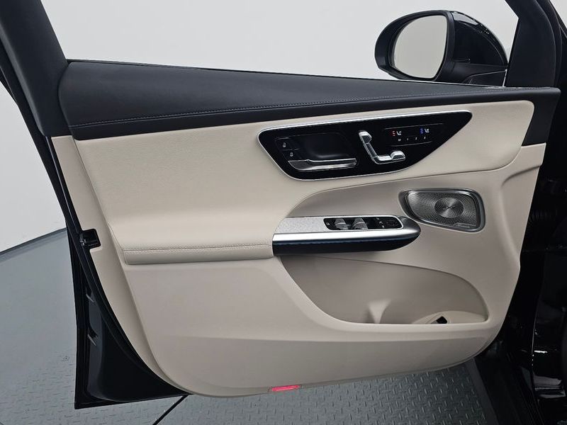 2026 Mercedes-Benz C-Class GLC300 4MATIC Avnatgarde Coupe photo 24