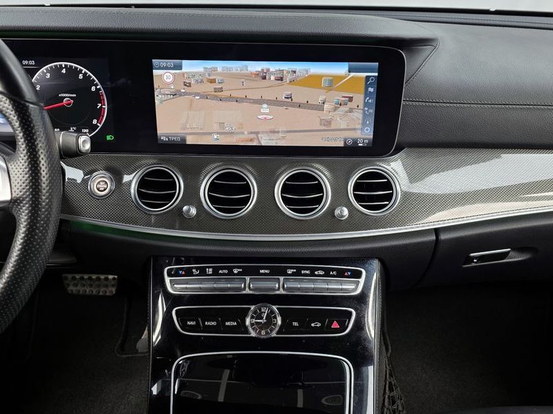 2017 Mercedes-Benz E-Class E300 4MATIC AMG Line photo 14