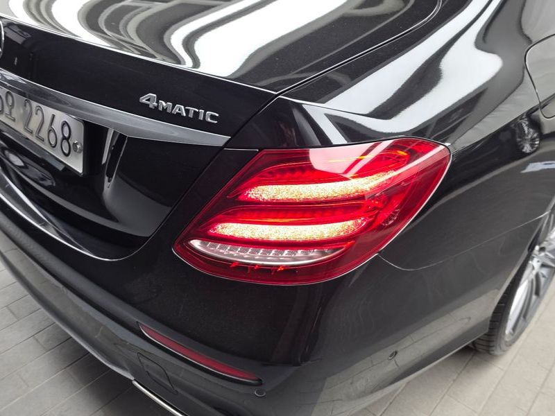2017 Mercedes-Benz E-Class E300 4MATIC AMG Line photo 23