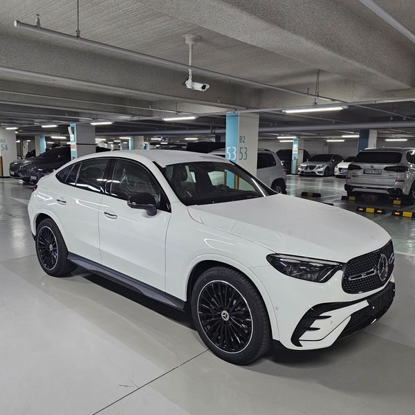 2026 Mercedes-Benz C-Class GLC300 4MATIC Coupe photo 8