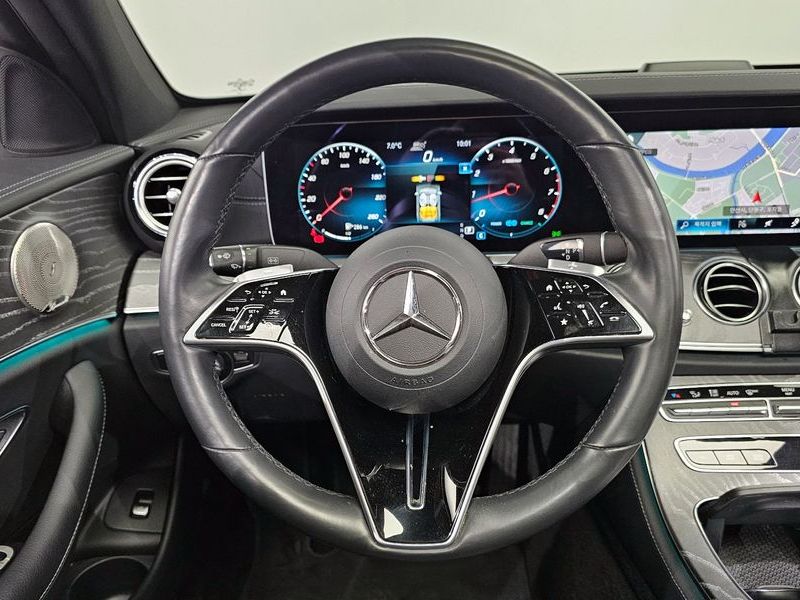 2022 Mercedes-Benz E-Class E350 4MATIC Avantgarde photo 13