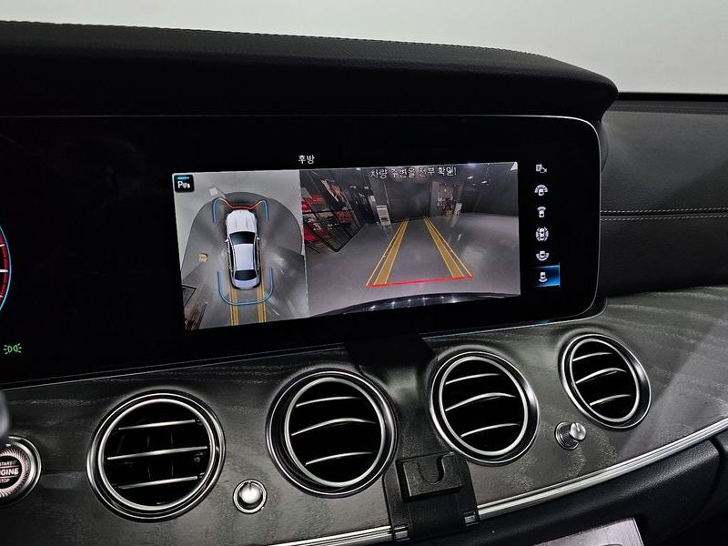 2022 Mercedes-Benz E-Class E350 4MATIC Avantgarde photo 16