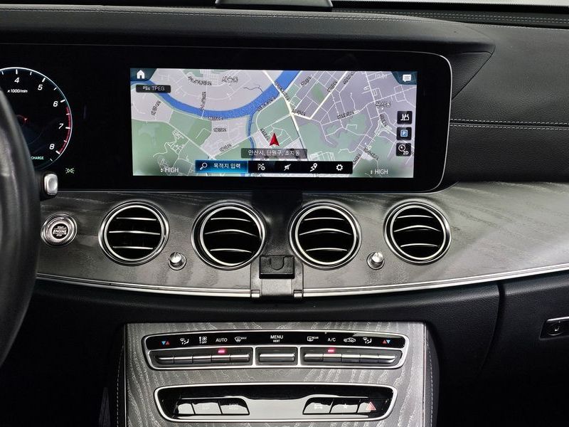 2022 Mercedes-Benz E-Class E350 4MATIC Avantgarde photo 19