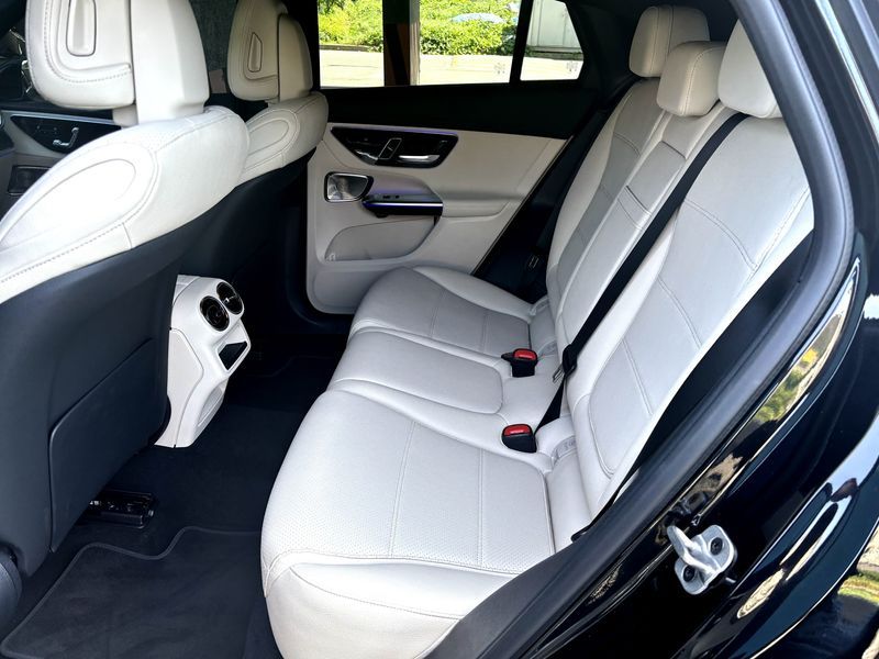 2026 Mercedes-Benz C-Class GLC300 4MATIC Avnatgarde Coupe photo 11