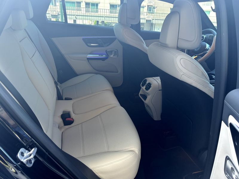 2026 Mercedes-Benz C-Class GLC300 4MATIC Avnatgarde Coupe photo 13