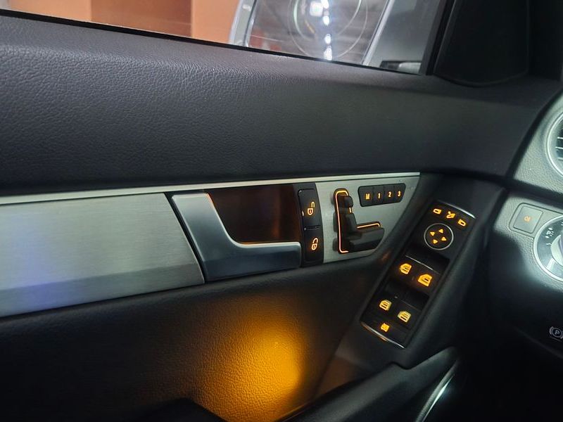 2013 Mercedes-Benz C-Class C220 CDI AVANTGARDE photo 11