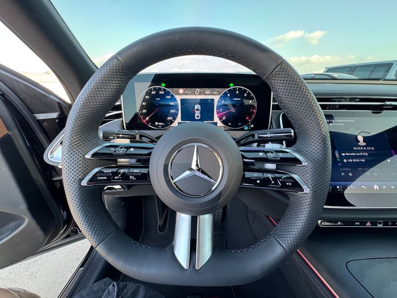 2026 Mercedes-Benz E-Class E200 AMG Line photo 9