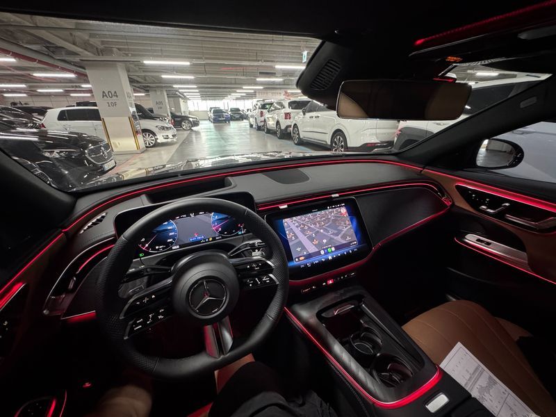 2026 Mercedes-Benz E-Class E200 AMG Line photo 18