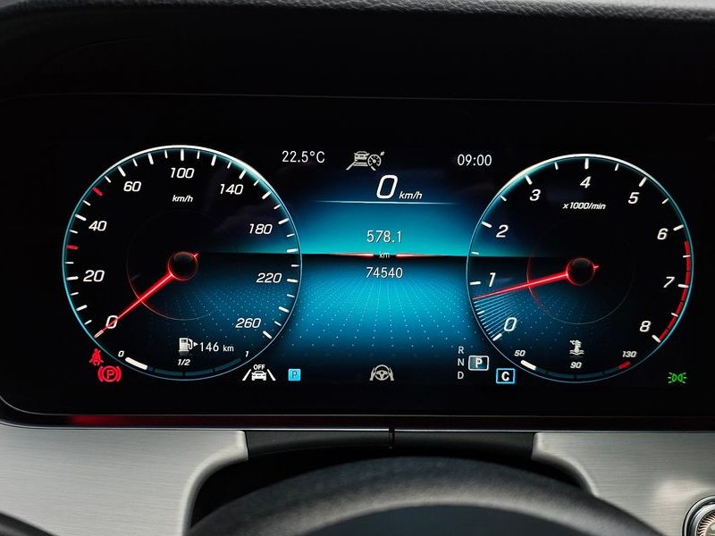 2021 Mercedes-Benz E-Class E250 Avantgarde photo 8