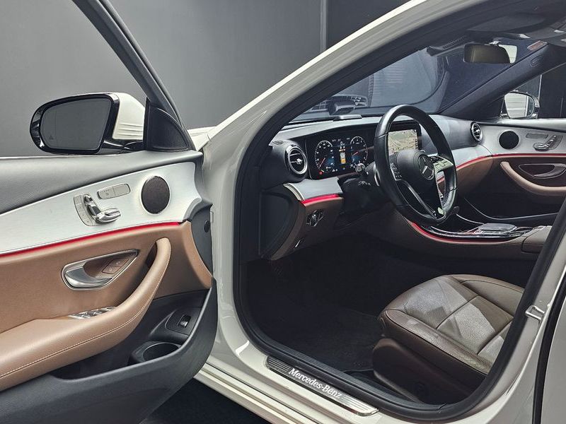 2021 Mercedes-Benz E-Class E250 Avantgarde photo 10