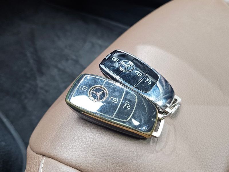 2021 Mercedes-Benz E-Class E250 Avantgarde photo 15