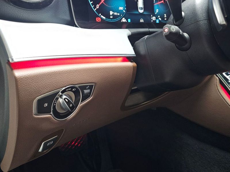 2021 Mercedes-Benz E-Class E250 Avantgarde photo 19