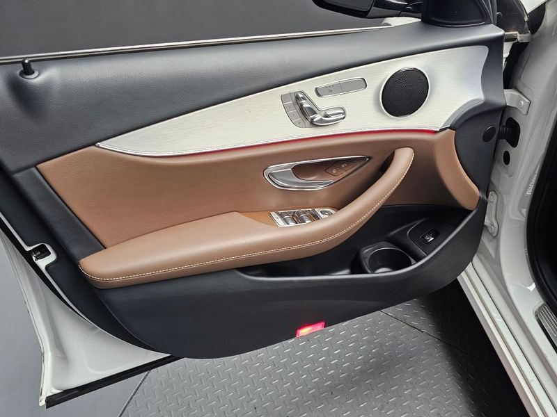 2021 Mercedes-Benz E-Class E250 Avantgarde photo 24