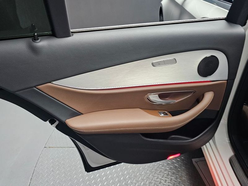 2021 Mercedes-Benz E-Class E250 Avantgarde photo 25