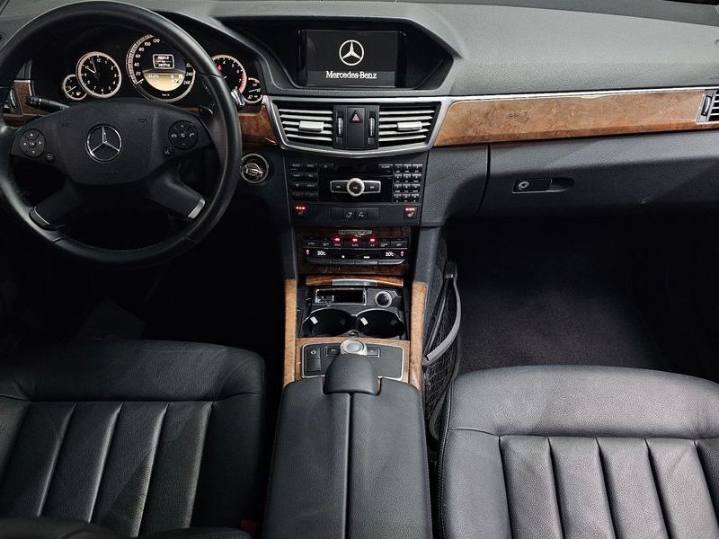 2012 Mercedes-Benz E-Class E300 Elegance photo 7