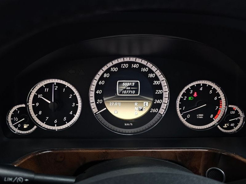 2012 Mercedes-Benz E-Class E300 Elegance photo 8