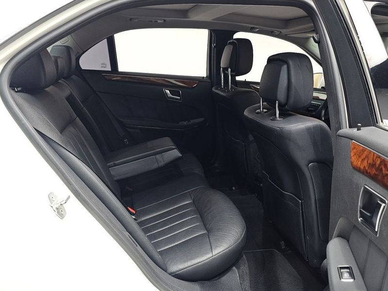 2012 Mercedes-Benz E-Class E300 Elegance photo 11