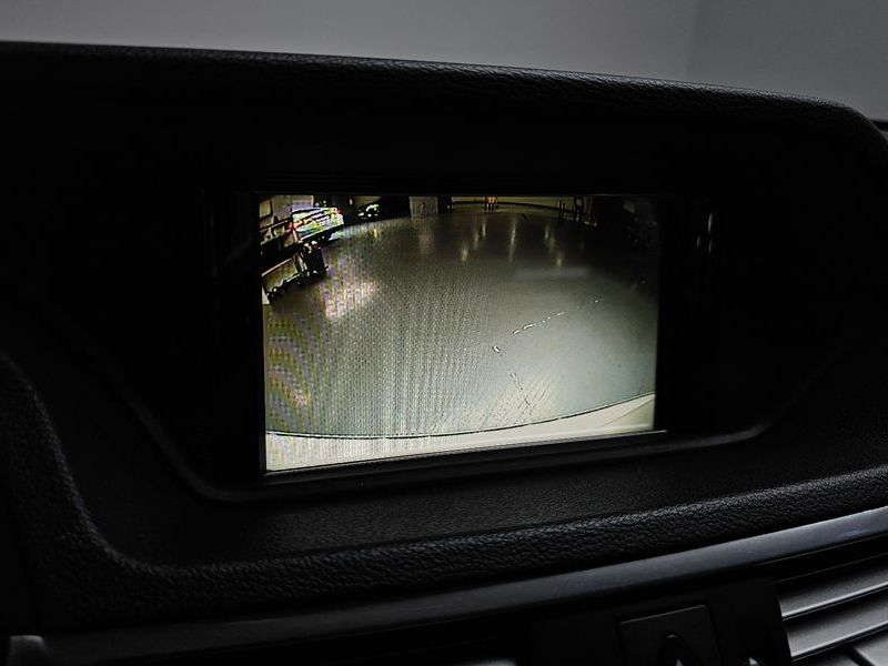 2012 Mercedes-Benz E-Class E300 Elegance photo 14
