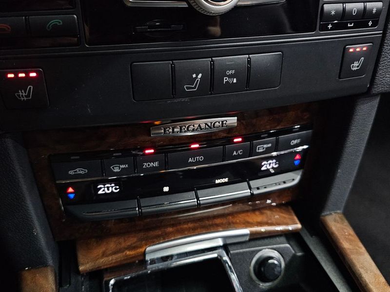 2012 Mercedes-Benz E-Class E300 Elegance photo 16