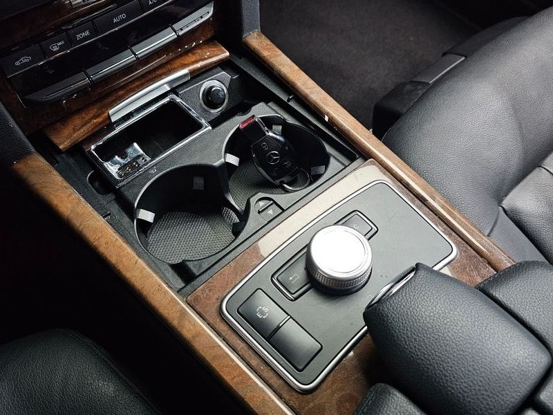2012 Mercedes-Benz E-Class E300 Elegance photo 17