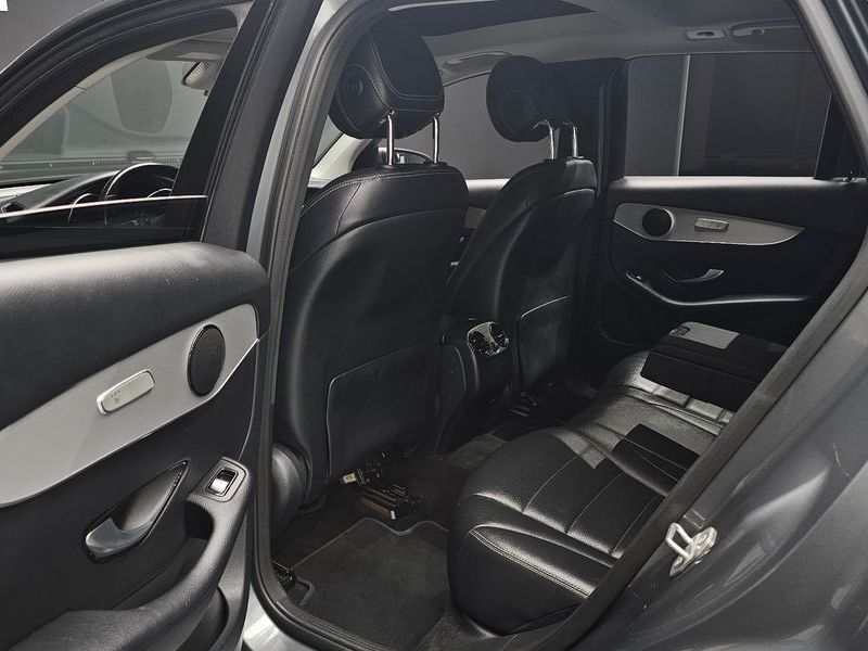 2019 Mercedes-Benz C-Class GLC350e 4MATIC Premium photo 12