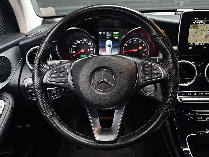 2019 Mercedes-Benz C-Class GLC350e 4MATIC Premium photo 13