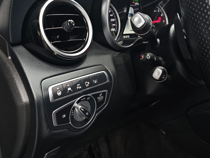 2019 Mercedes-Benz C-Class GLC350e 4MATIC Premium photo 18