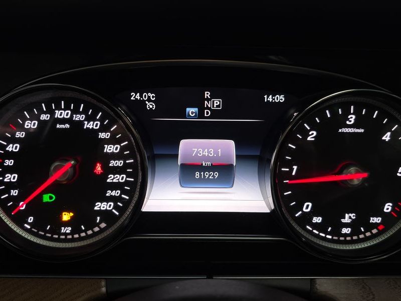 2019 Mercedes-Benz E-Class E220d Exclusive photo 8