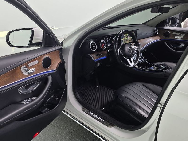 2019 Mercedes-Benz E-Class E220d Exclusive photo 10