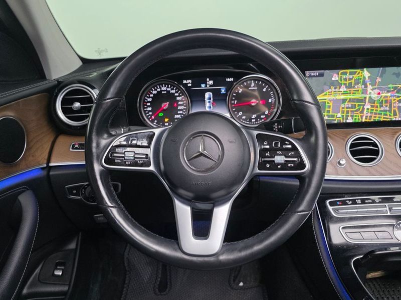 2019 Mercedes-Benz E-Class E220d Exclusive photo 12
