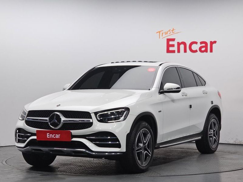 2021 Mercedes-Benz C-Class GLC300e 4MATIC Coupe photo 1
