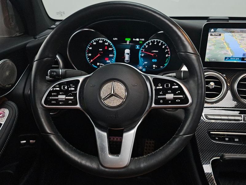 2021 Mercedes-Benz C-Class GLC300e 4MATIC Coupe photo 13