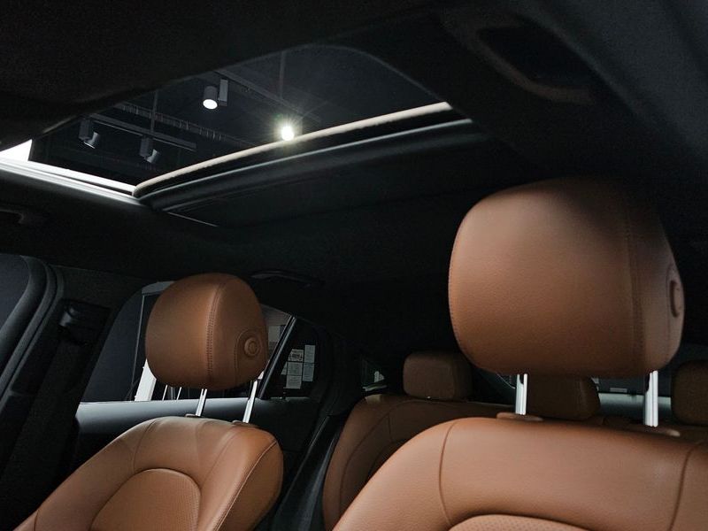 2021 Mercedes-Benz C-Class GLC300e 4MATIC Coupe photo 19