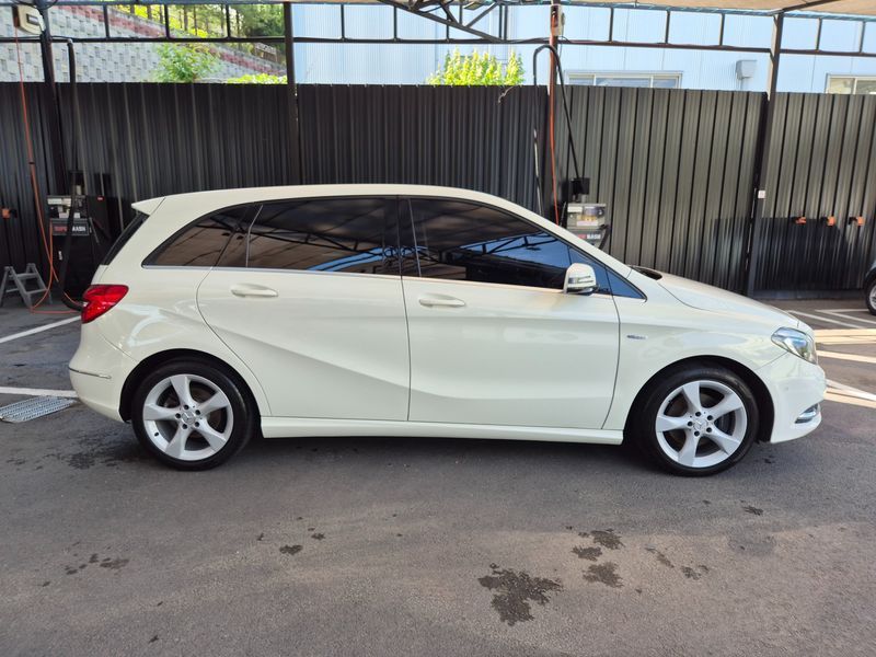 2012 Mercedes-Benz B-Class B200 CDI Blue efficiency Sport pack photo 7