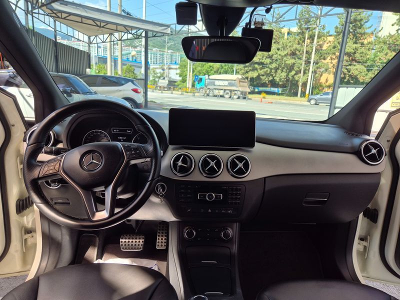 2012 Mercedes-Benz B-Class B200 CDI Blue efficiency Sport pack photo 9
