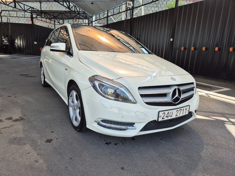 2012 Mercedes-Benz B-Class B200 CDI Blue efficiency Sport pack photo 8