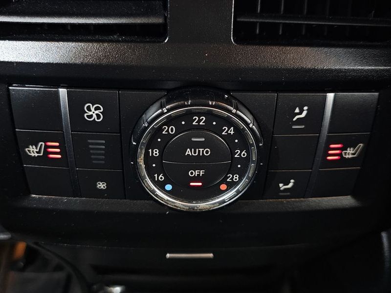 2013 Mercedes-Benz CLA ML350 BlueTEC 4MATIC photo 18