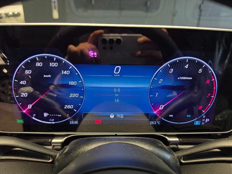 2025 Mercedes-Benz S-Class S500L 4MATIC photo 8