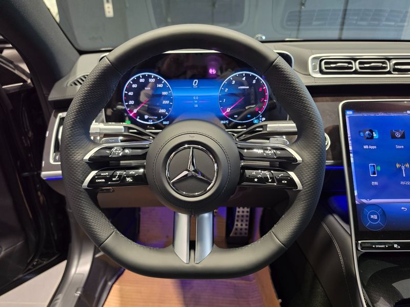 2025 Mercedes-Benz S-Class S500L 4MATIC photo 17