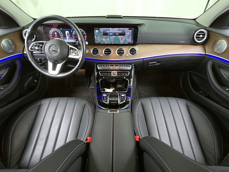 2019 Mercedes-Benz E-Class E300 4MATIC Exclusive photo 7