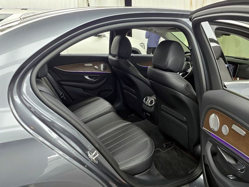 2019 Mercedes-Benz E-Class E300 4MATIC Exclusive photo 12