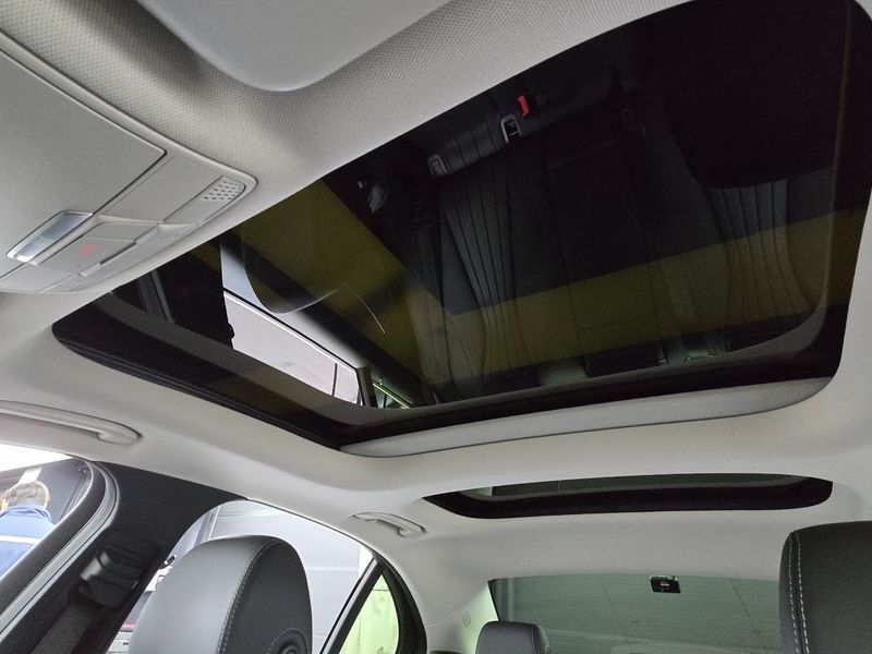2019 Mercedes-Benz E-Class E300 4MATIC Exclusive photo 18